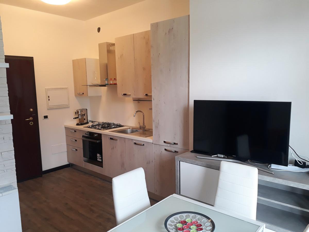 Campione Giulia Exclusive Lakefront Apartment By Gardadomusmea Campione del Garda Eksteriør bilde