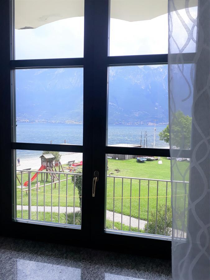 Campione Giulia Exclusive Lakefront Apartment By Gardadomusmea Campione del Garda Eksteriør bilde
