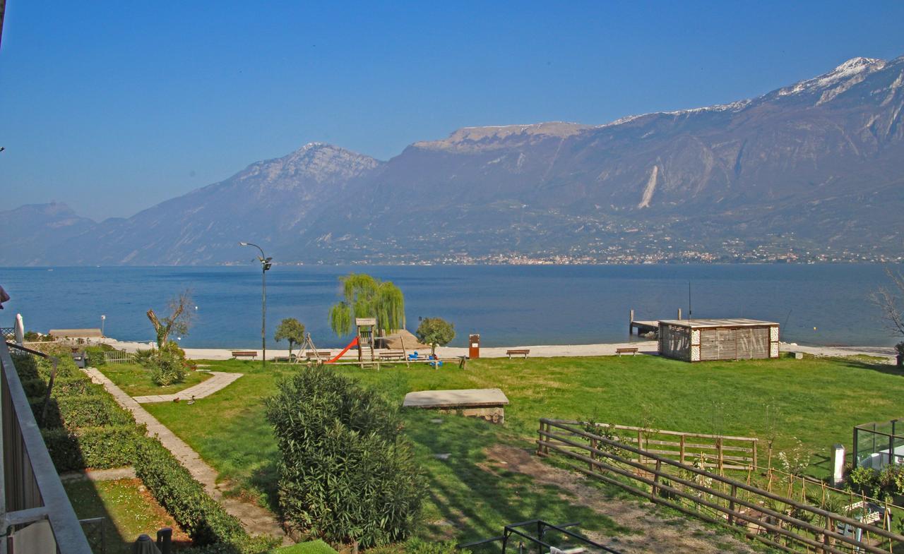 Campione Giulia Exclusive Lakefront Apartment By Gardadomusmea Campione del Garda Eksteriør bilde